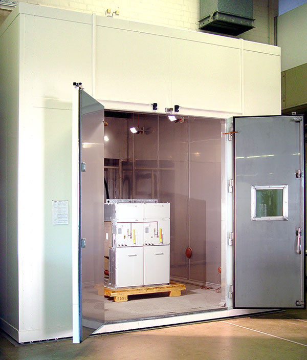 Prüfungen an Schaltanlagen für den Einsatz bei erschwerten klimatischen Bedingungen