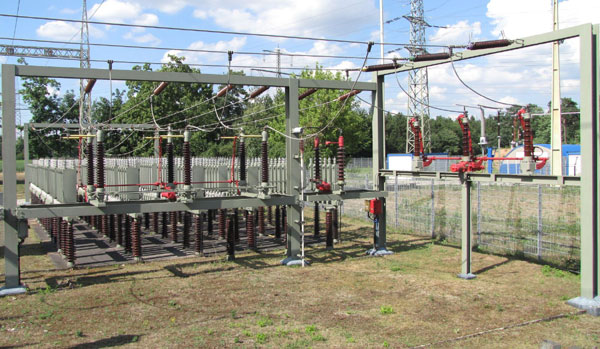 Prüfungen des kapazitiven Schaltvermögens / Prüfungen zum Schalten von Drosselspulen